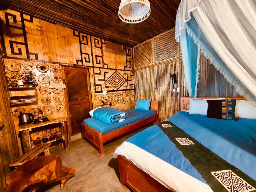 Phòng 3 Người Nhìn Ra Núi