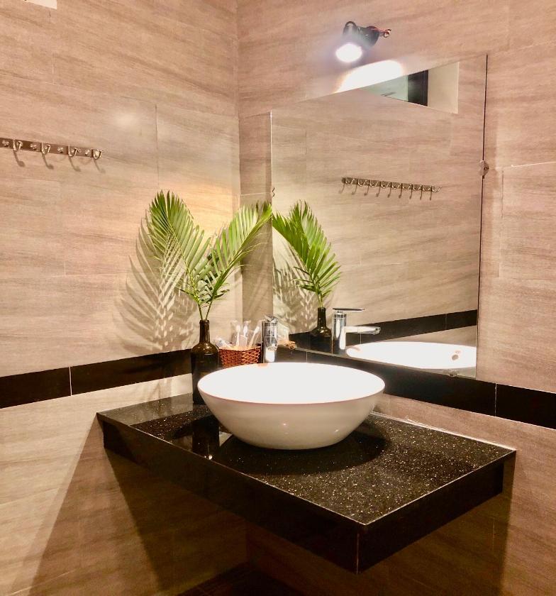 Phòng cho 3 người có Ban Công Phòng cho 3 người có Ban Công