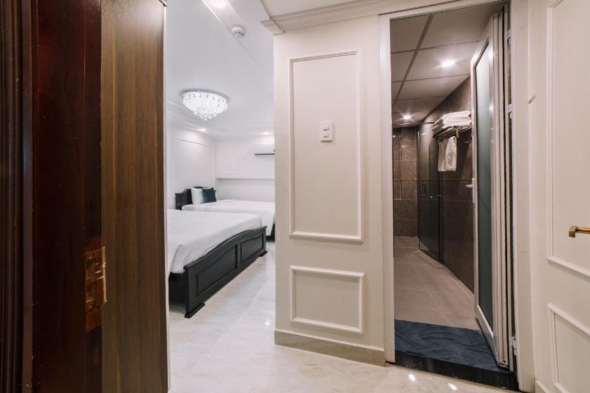 Phòng Gia Đình Deluxe Không Có Cửa Sổ