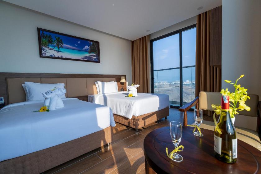 Connecting Rooms with Sea View