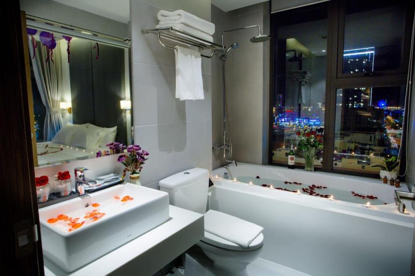 Phòng Deluxe Giường Đôi Nhìn Ra Sông