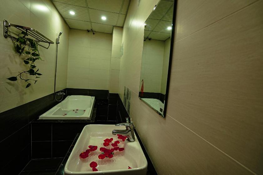 Phòng Deluxe Giường Đôi Có Ban Công Phòng Deluxe Giường Đôi Có Ban Công