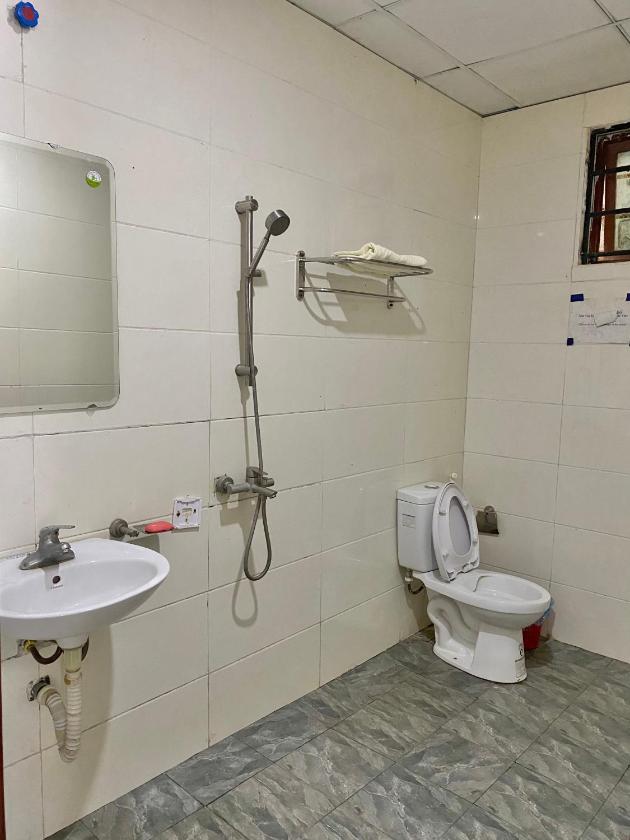 Giường Trong Phòng Nghỉ Tập Thể 8 Giường Cho Cả Nam Và Nữ