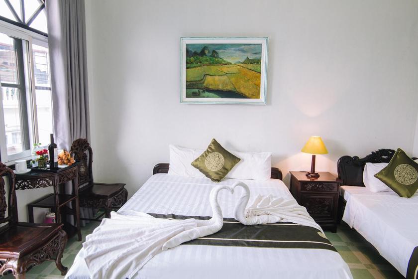 Phòng 3 Người Nhìn Ra Thành Phố