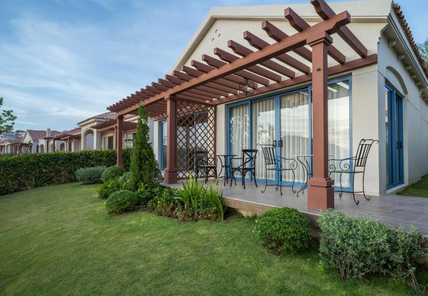 Phòng Deluxe Cao Cấp - Giường Cỡ King Phòng Deluxe Cao Cấp - Giường Cỡ King