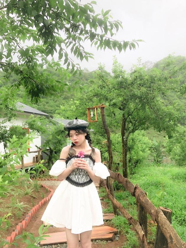 Phòng 4 người nhìn ra vườn