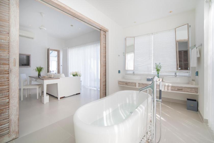 Biệt Thự 4 Phòng Ngủ Hướng Biển Có Hồ Bơi Riêng