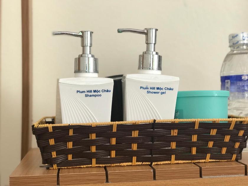 Phòng 4 người nhìn ra vườn