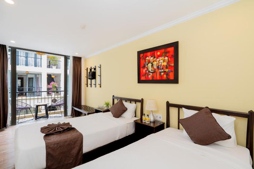 Phòng Gia Đình Có Ban Công Phòng Gia Đình Có Ban Công