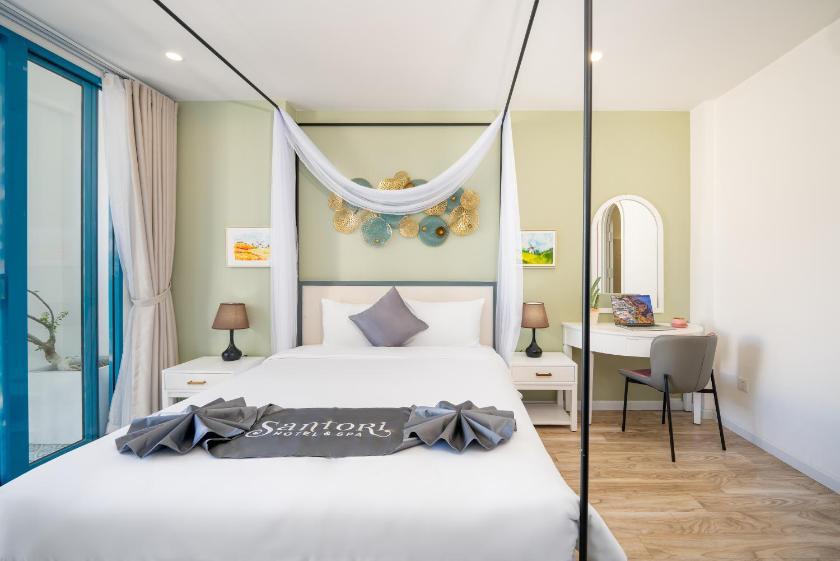 Phòng Deluxe Giường Đôi Có Ban Công