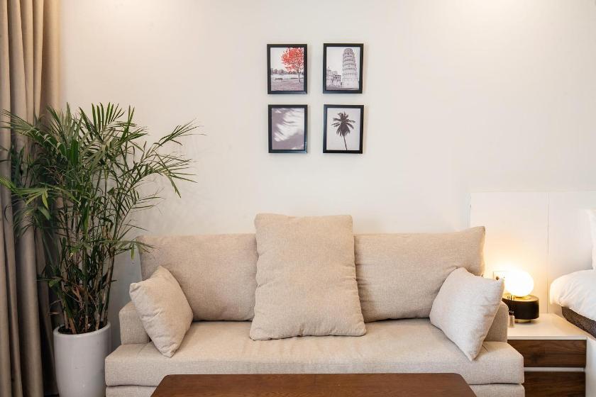 Căn Hộ Nhìn Ra Hồ Bơi 