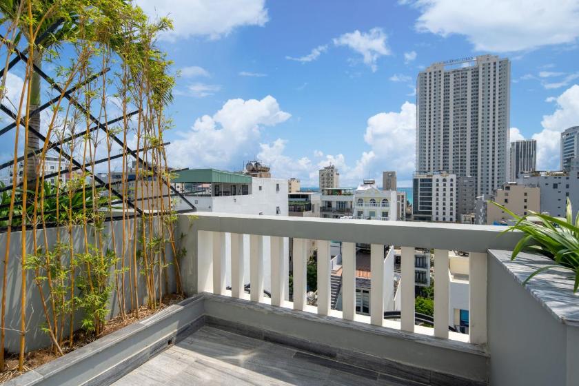 King Suite with Balcony and City View King Suite with Balcony and City View