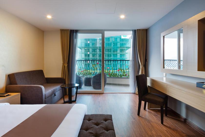 Senior Deluxe Double or Twin Room with Balcony & City - Sea View