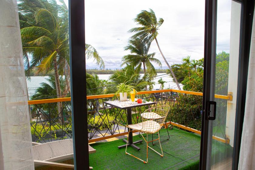 Phòng cho 3 người có Ban Công Phòng cho 3 người có Ban Công