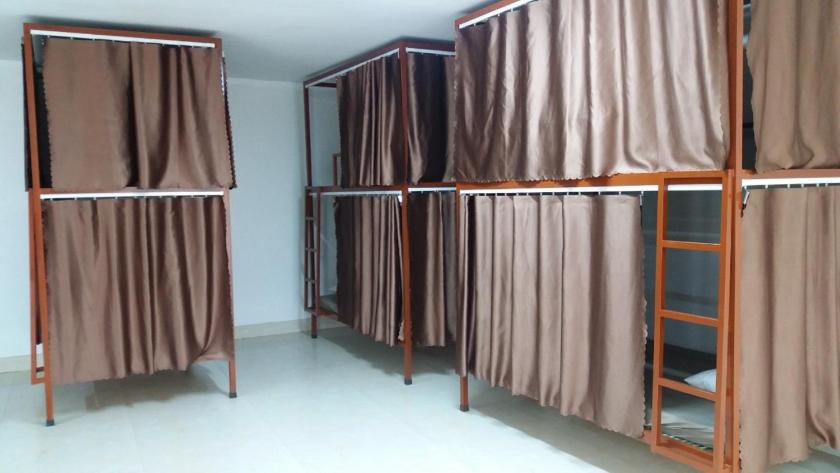 Giường Tầng Trong Phòng Ngủ Tập Thể Cho Nam Và Nữ
