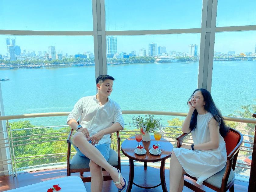 Phòng Luxury Có Giường Cỡ King Nhìn Ra Sông Hàn Phòng Luxury Có Giường Cỡ King Nhìn Ra Sông Hàn