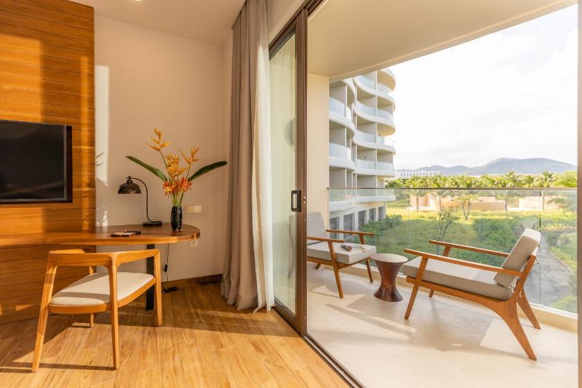 Phòng Deluxe Có Giường Cỡ King Nhìn Ra Vườn