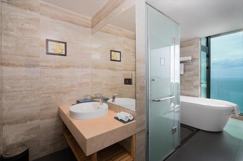 Suite Nhìn Ra Biển - Bao Gồm Trà Chiều