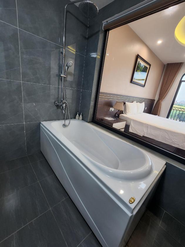 Phòng Deluxe Giường Đôi Có Bồn Tắm Phòng Deluxe Giường Đôi Có Bồn Tắm