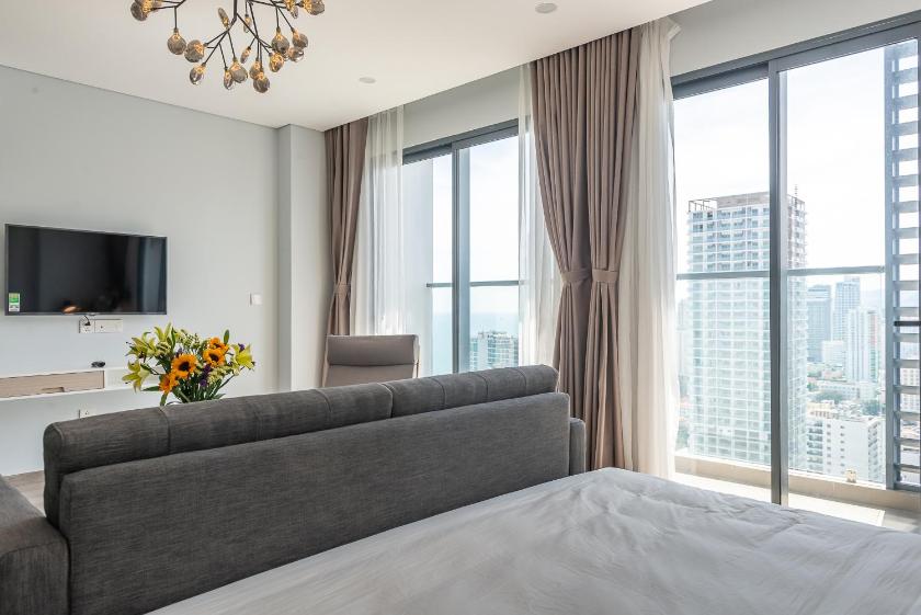 Phòng Deluxe Giường Đôi Có Ban Công