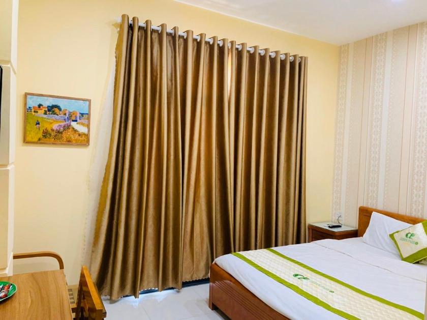 Phòng Deluxe Giường Đôi Có Ban Công