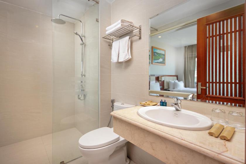 Phòng Deluxe Giường Đôi Nhìn Ra Biển Phòng Deluxe Giường Đôi Nhìn Ra Biển