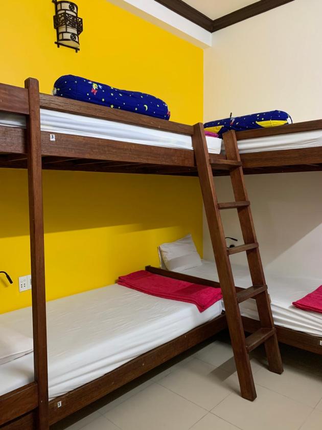 Giường trong Phòng ngủ tập thể cả Nam và Nữ 4 Người Giường trong Phòng ngủ tập thể cả Nam và Nữ 4 Người