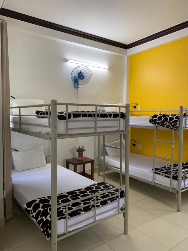 Giường Trong Phòng Nghỉ Tập Thể 8 Giường Cho Cả Nam Và Nữ Giường Trong Phòng Nghỉ Tập Thể 8 Giường Cho Cả Nam Và Nữ