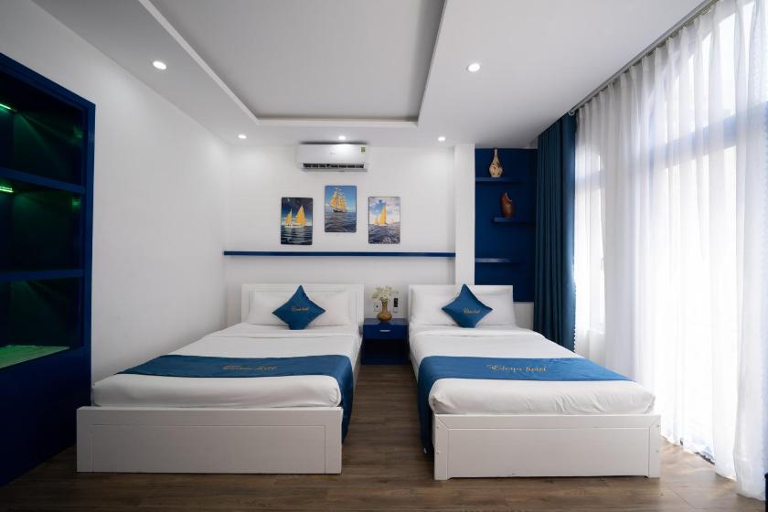 Phòng 4 Người Có Ban Công