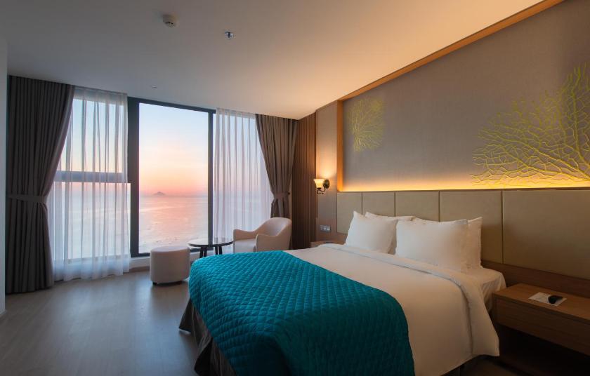 Phòng Deluxe Giường Đôi Nhìn Ra Biển Phòng Deluxe Giường Đôi Nhìn Ra Biển