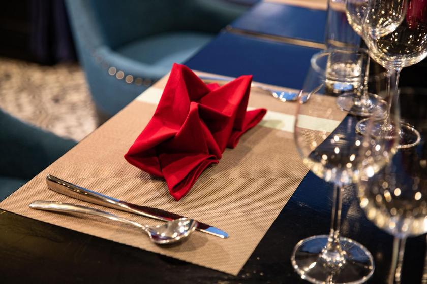 Suite Junior Nhìn Ra Biển Có Ban Công Riêng - 2 Ngày 1 Đêm Suite Junior Nhìn Ra Biển Có Ban Công Riêng - 2 Ngày 1 Đêm