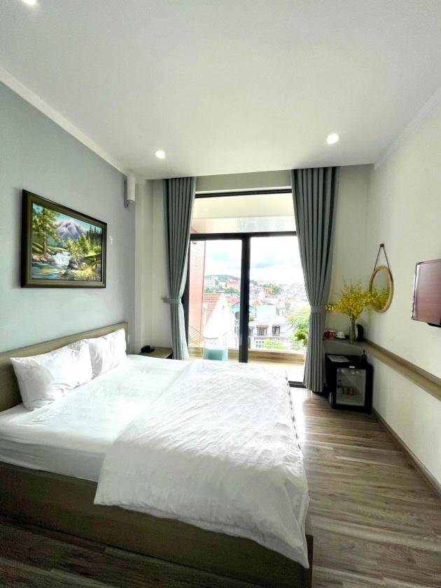 Phòng Giường Đôi Có Ban Công