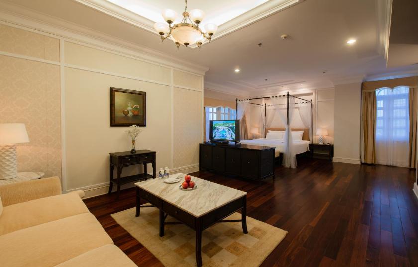 Suite Executive + Bao Gồm Trà Chiều + Nhận Phòng Sớm & Trả Phòng Trễ