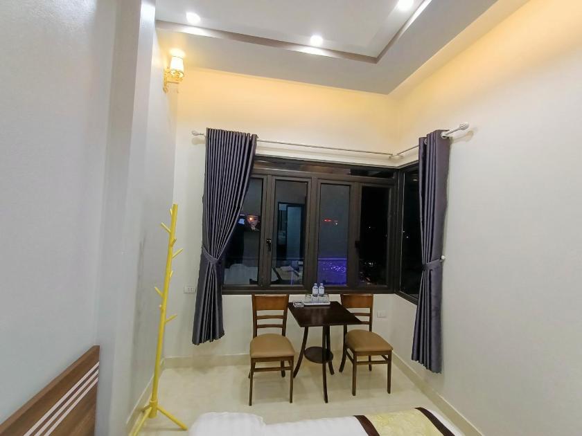 Phòng Giường Đôi Có Ban Công