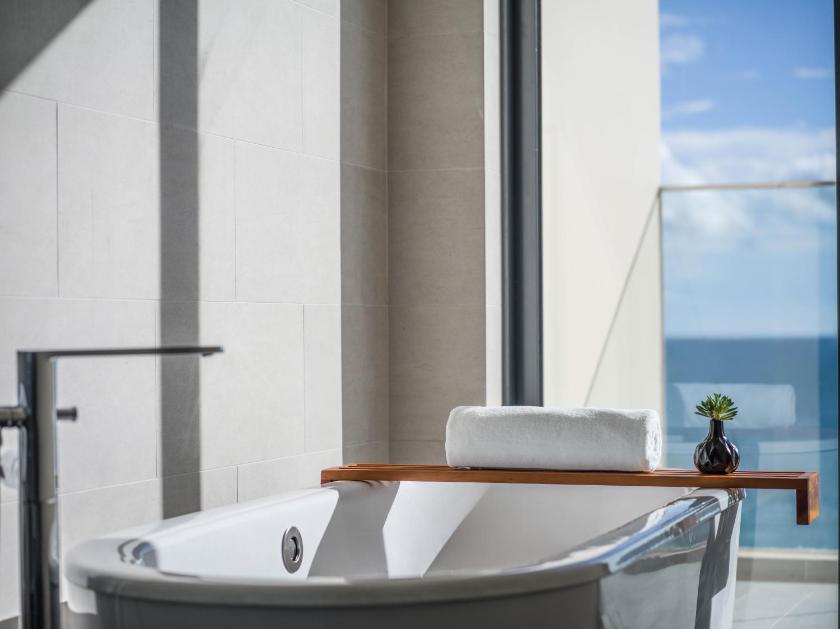 One-Bedroom Suite with Oceanfront  One-Bedroom Suite with Oceanfront