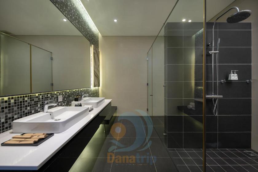 Biệt Thự - Trước Biển