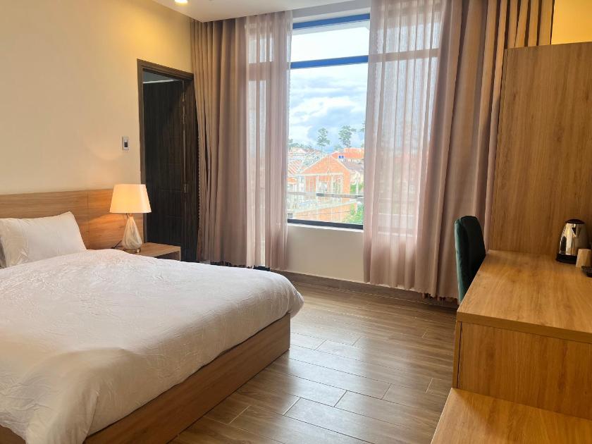 Phòng Deluxe Giường Đôi Có Ban Công Phòng Deluxe Giường Đôi Có Ban Công