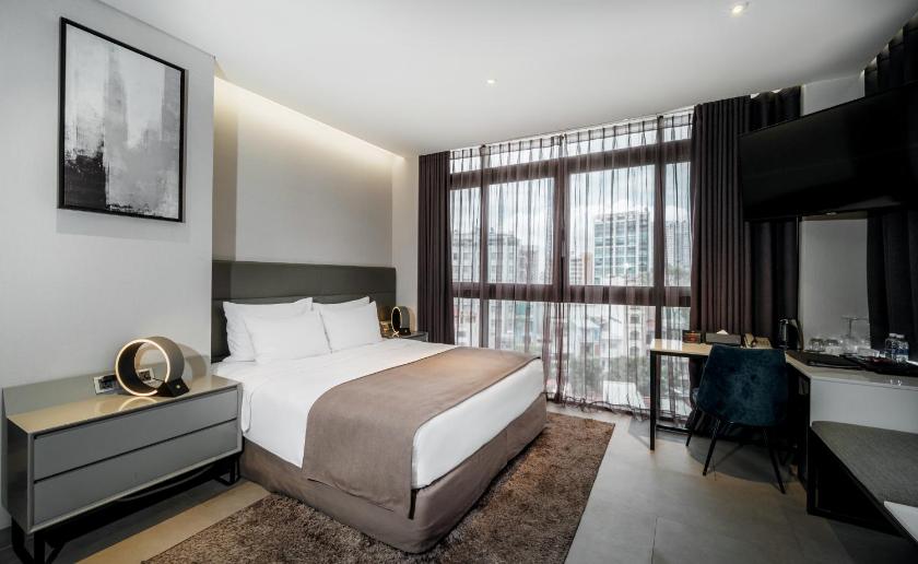 Suite Hiện Đại