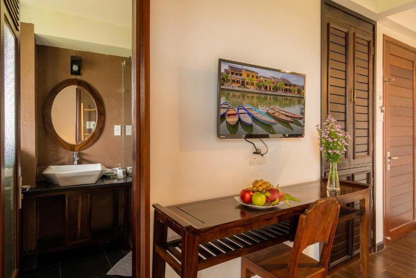 Phòng Deluxe Giường Đôi Có Ban Công