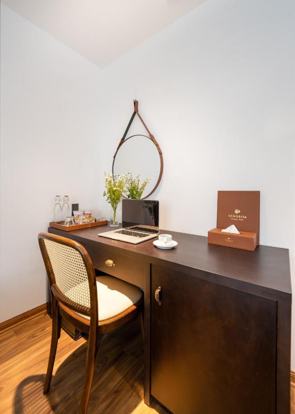 Phòng Superior Giường Đôi Với Cửa Sổ Phòng Superior Giường Đôi Với Cửa Sổ