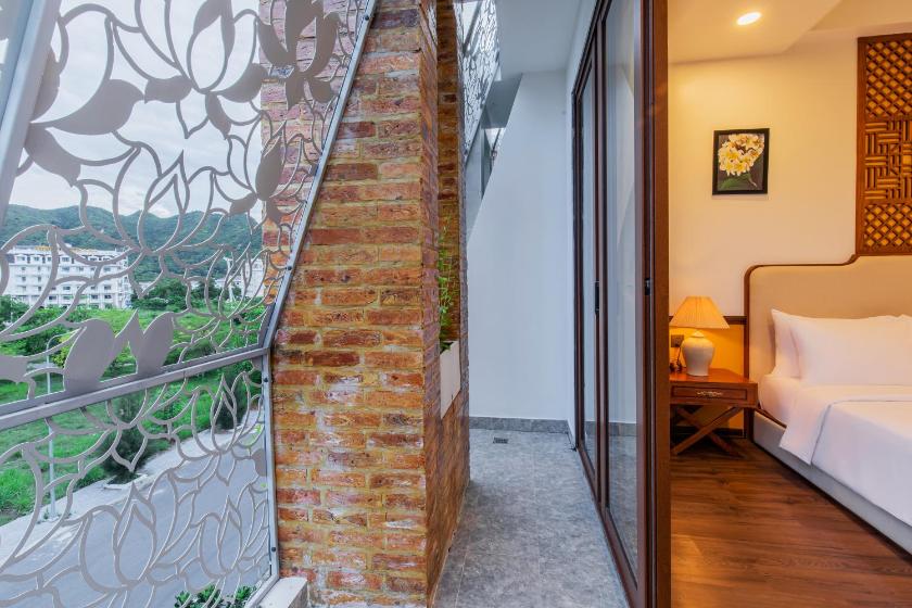 Phòng Deluxe Giường Đôi Có Ban Công Phòng Deluxe Giường Đôi Có Ban Công