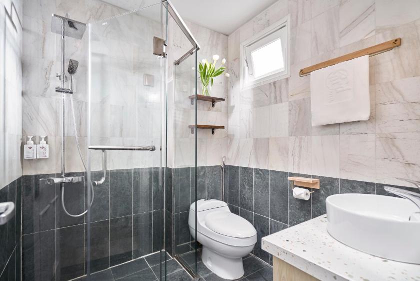 Phòng Deluxe Giường Đôi Có Ban Công