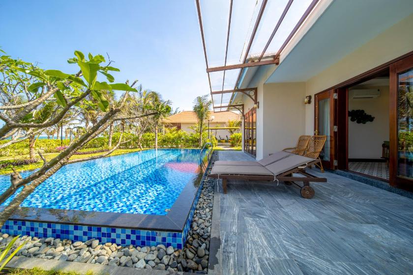 One Bedroom Villa Beach Front with Private Pool