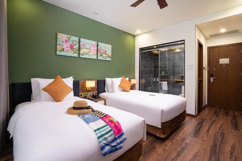 Phòng Deluxe 2 Giường Đơn Nhìn Ra Hồ Bơi