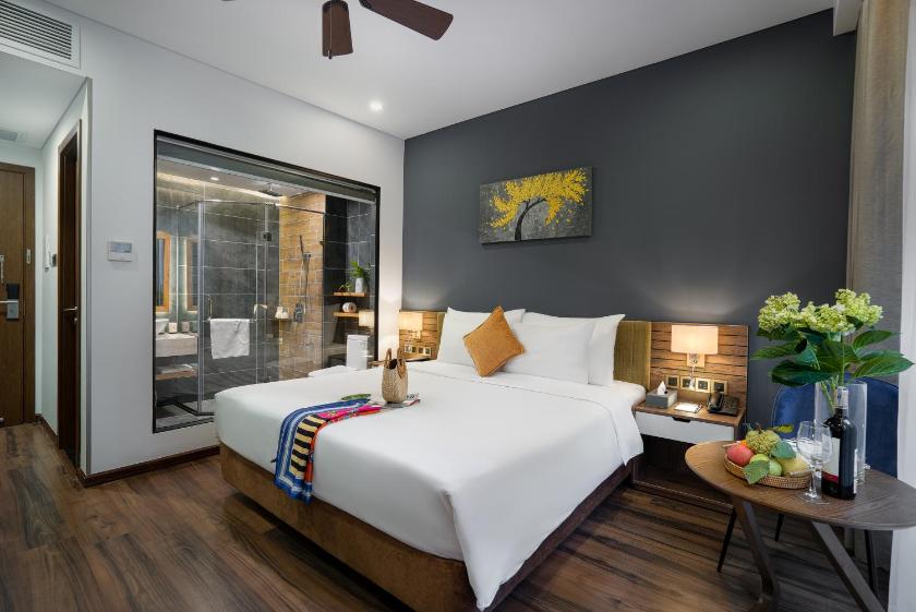 Phòng Deluxe có Giường cỡ King Nhìn ra Hồ bơi