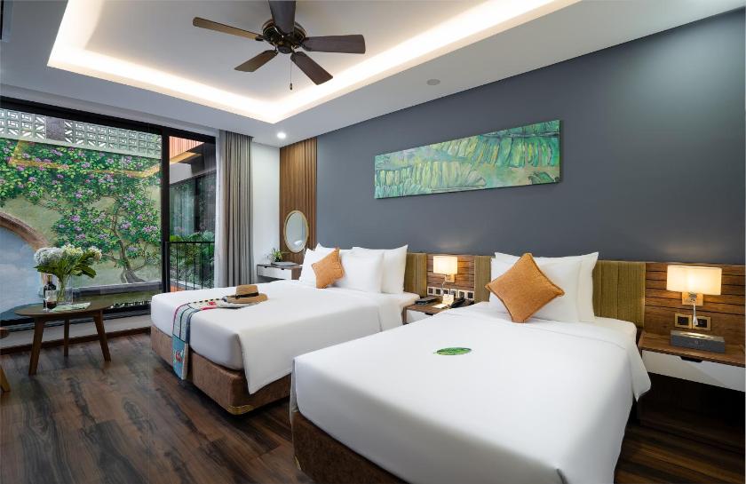 Phòng Deluxe cho 3 Người Nhìn ra Hồ bơi