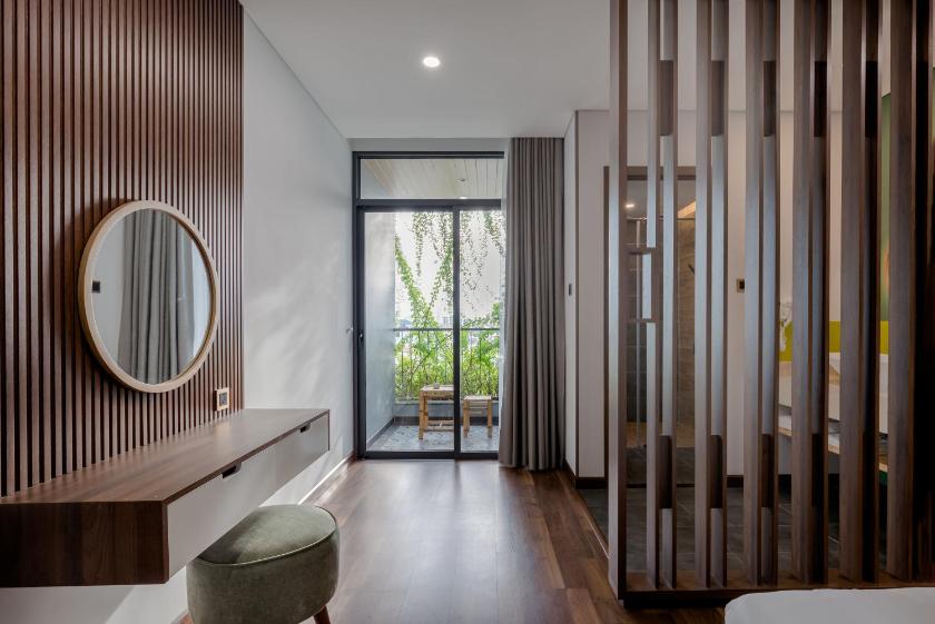 Phòng Studio 3 Người Có Ban Công Nhìn Ra Thành Phố 