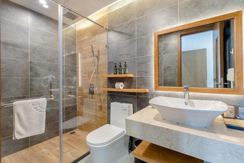 Căn Hộ Premier 2 Phòng Ngủ Có Ban Công Nhìn Ra Thành Phố