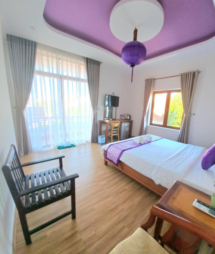 Phòng Deluxe Giường Đôi Có Ban Công