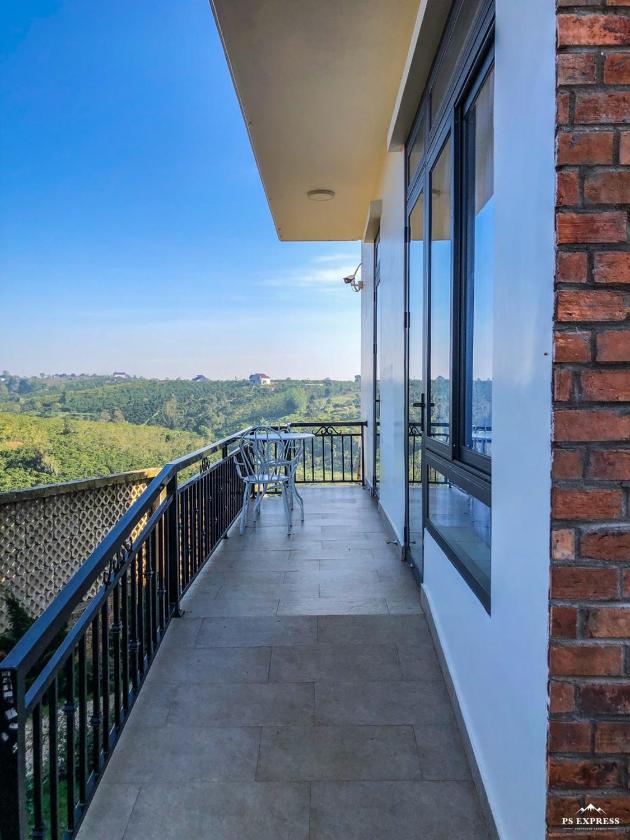 Phòng có giường cỡ King nhìn ra cảnh núi non Phòng có giường cỡ King nhìn ra cảnh núi non